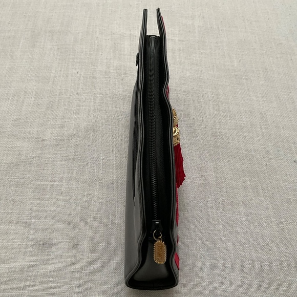 Moschino Black and Red Clutch NEW - Picture 12 of 14